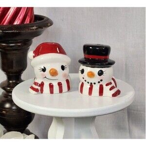 Snow Couple Salt and Pepper Shakers White Red Black